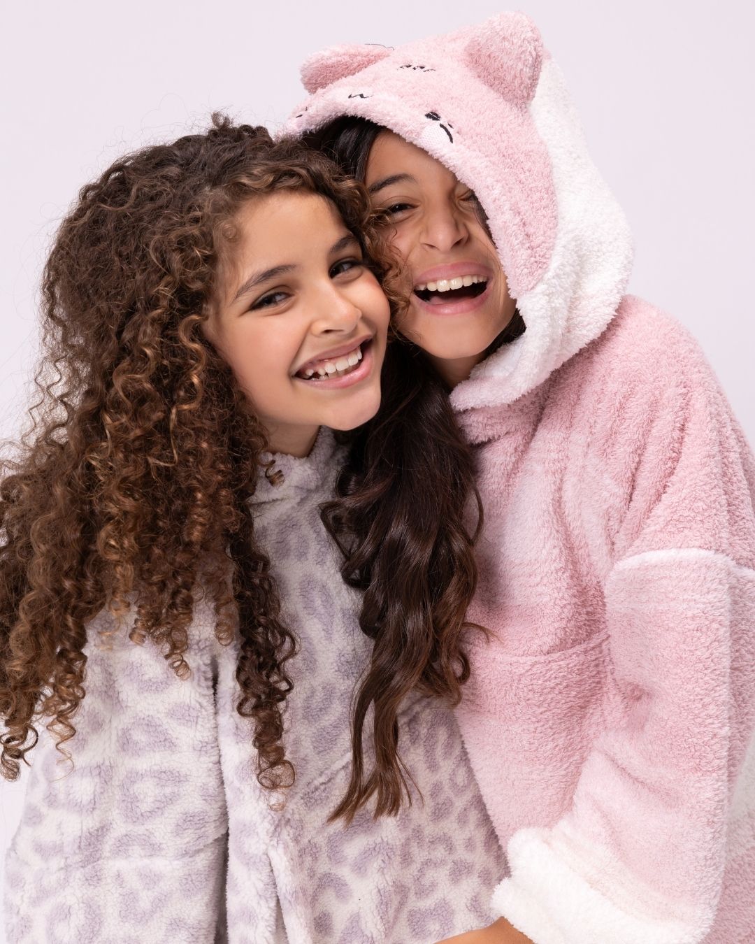 ملابس بناتي