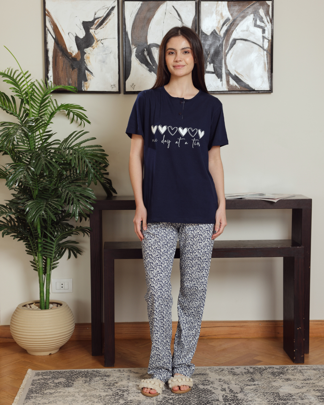 Women's half-sleeve pajamas printed with hearts