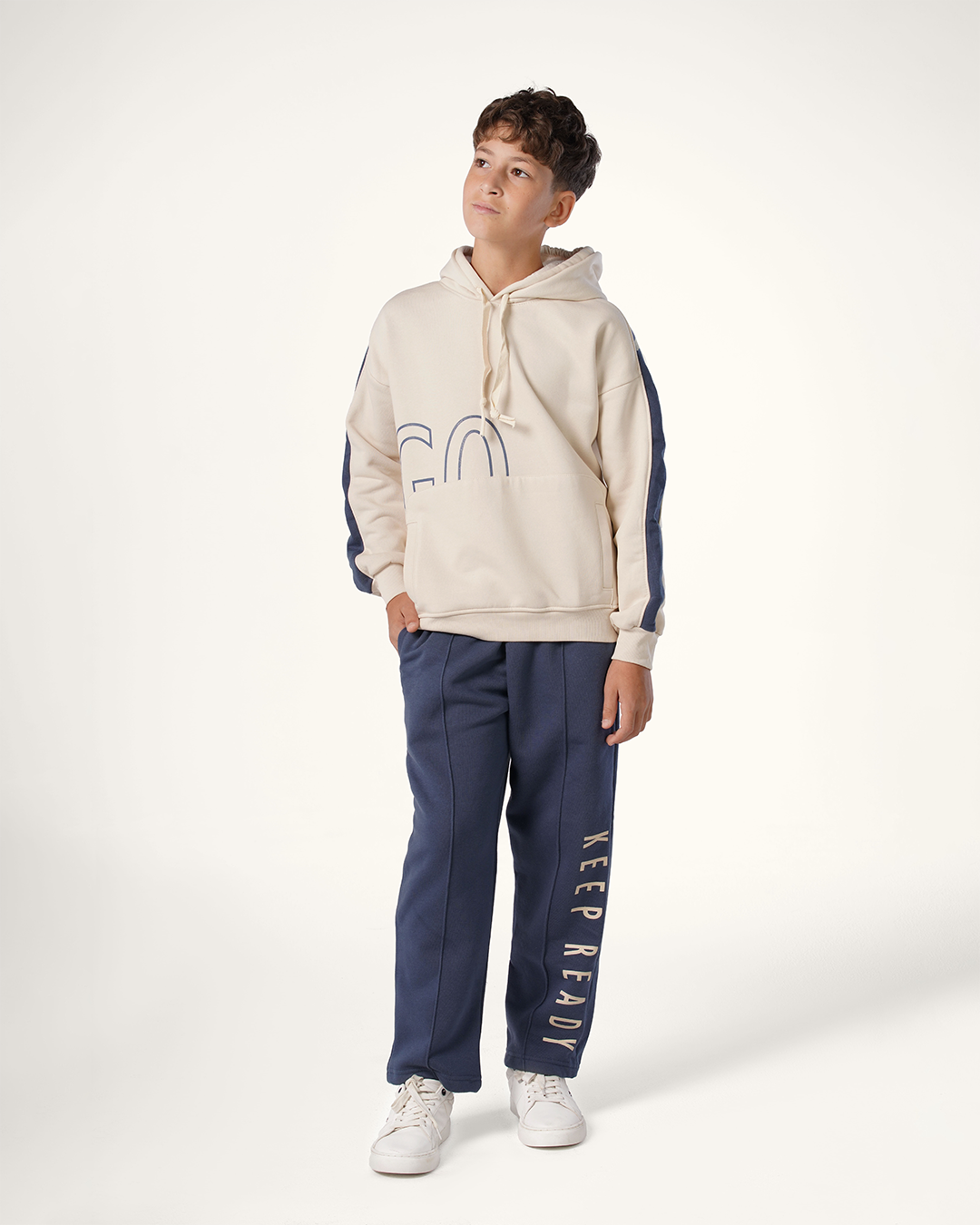 طقم رياضي كابيشوه ابقي مستعدا