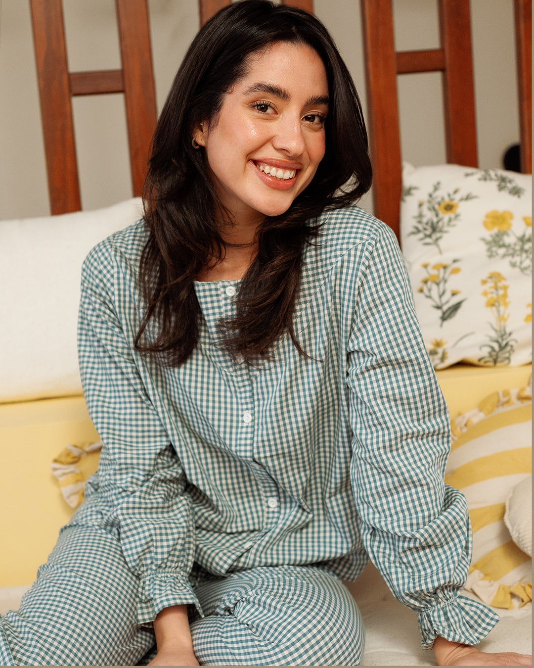 Women's pajama set with buttons and wide pants