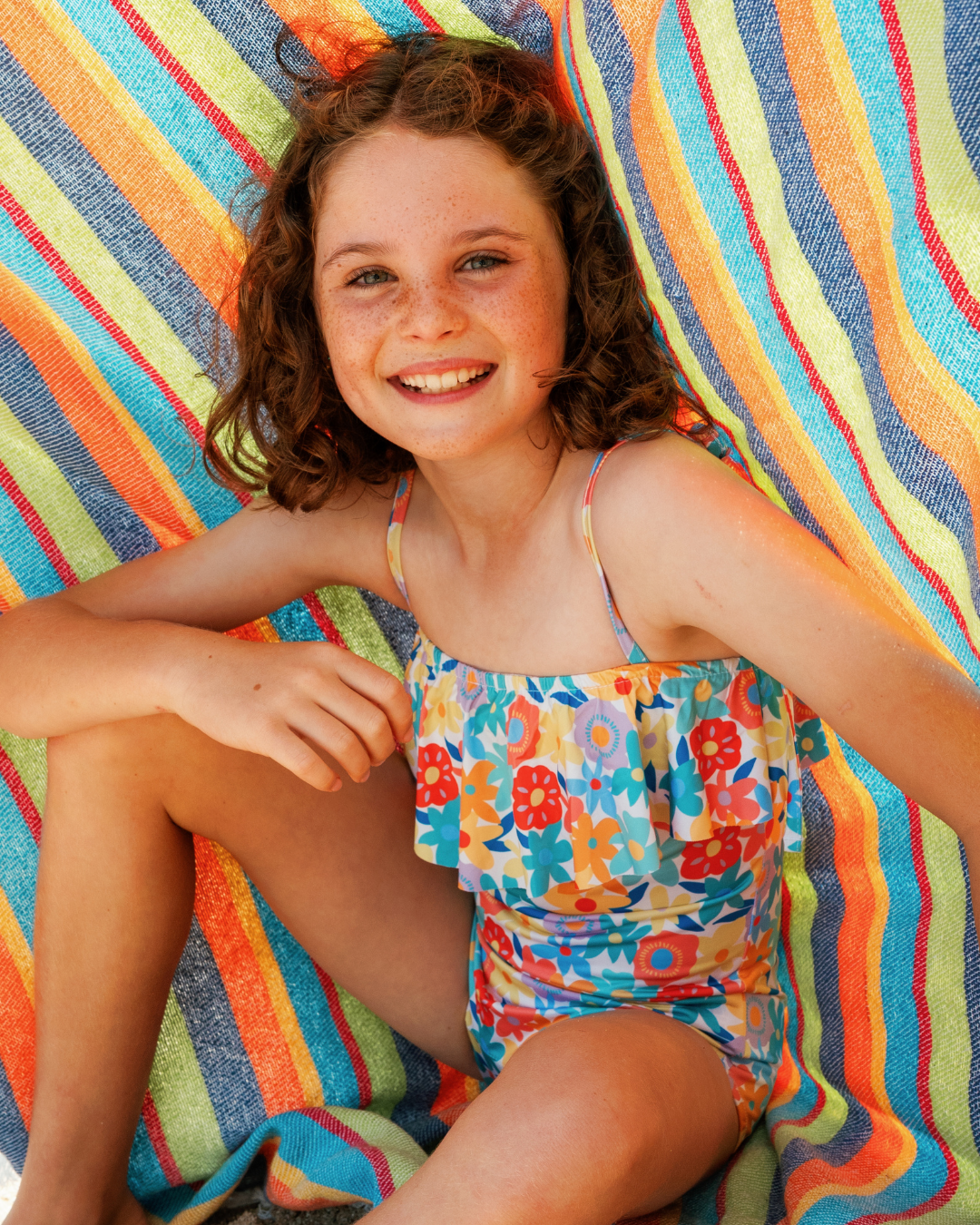 مايوه بناتي قطعه واحده ورد ملون