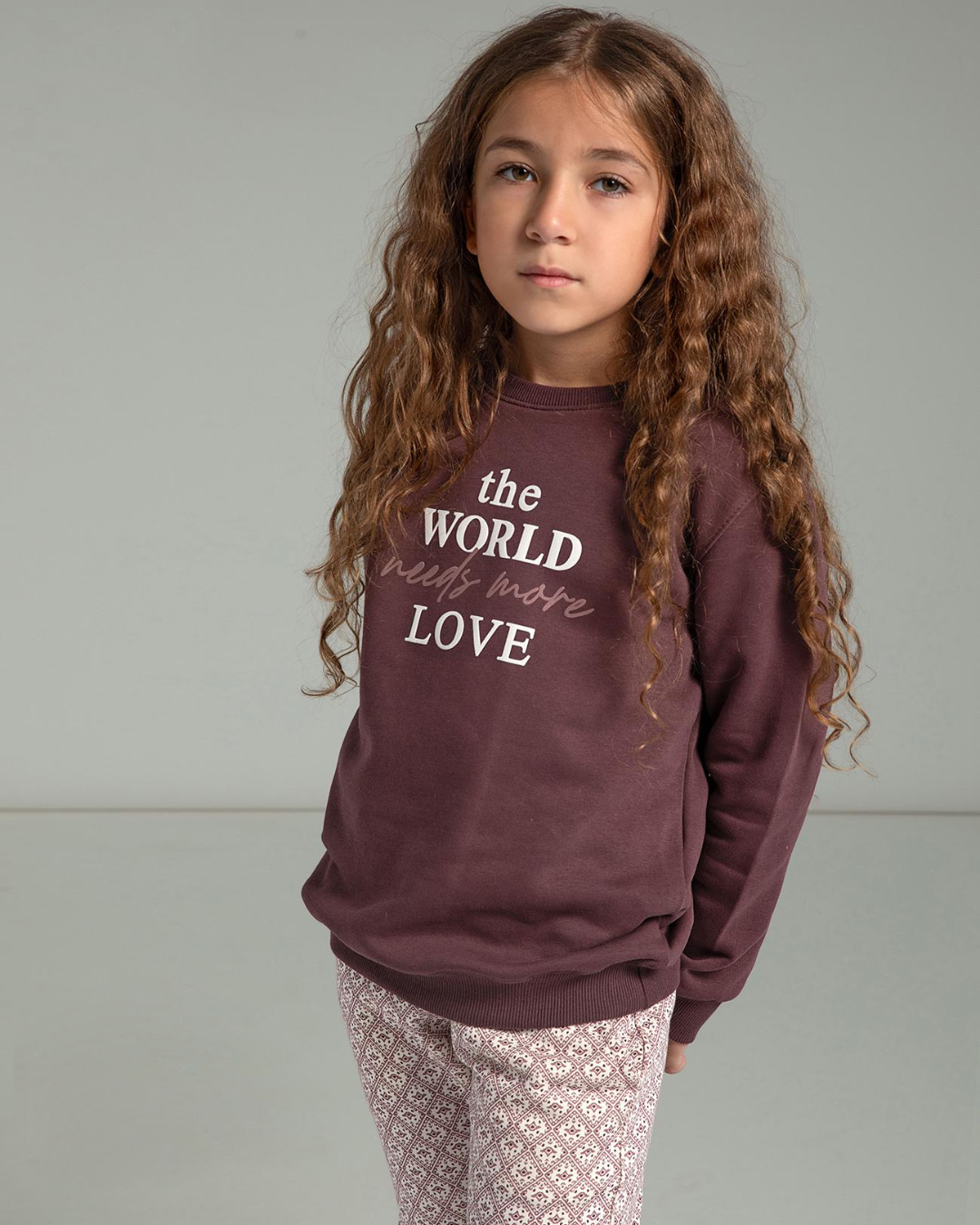 the worled need more love بيجامه بناتي