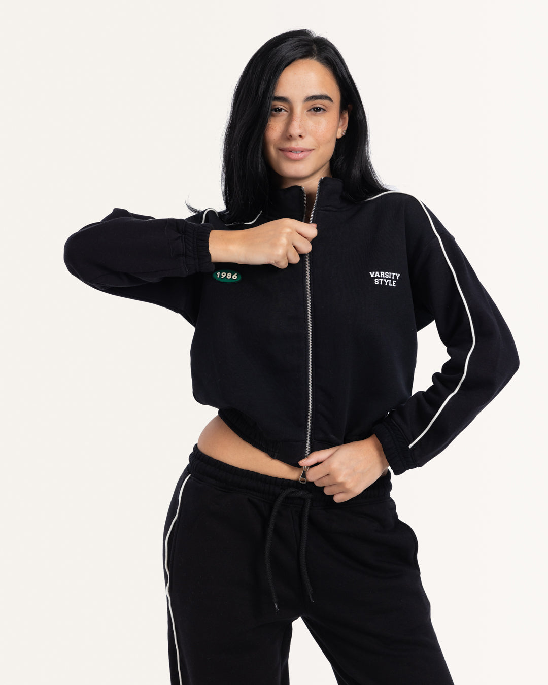 طقم حريمي رياضي كولة عالية