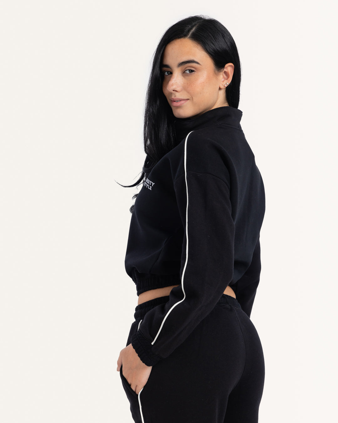 طقم حريمي رياضي كولة عالية