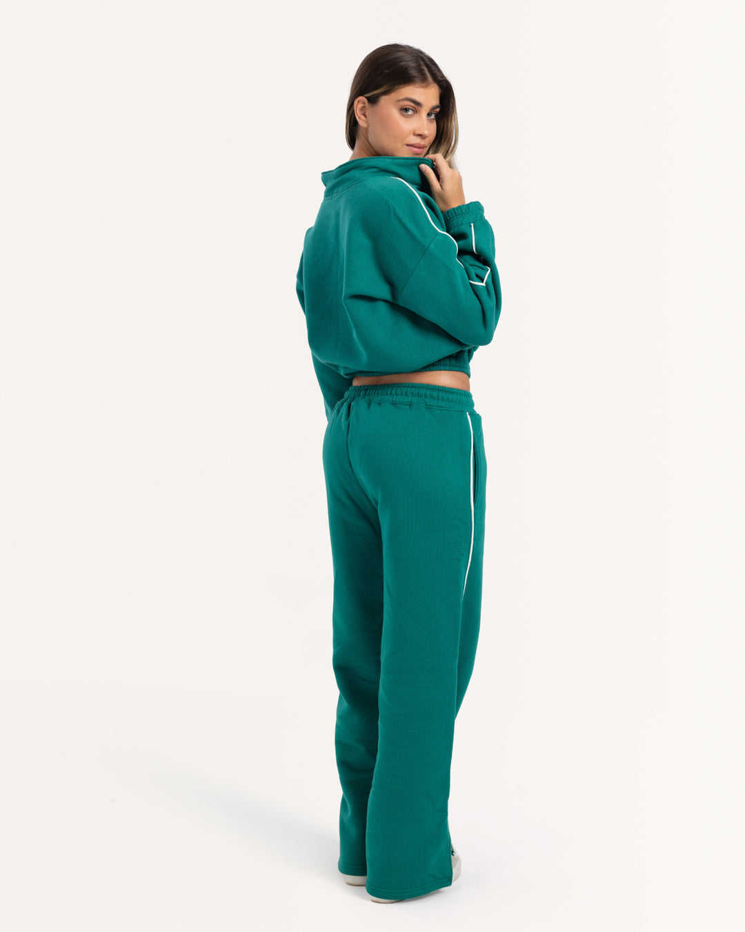 طقم حريمي رياضي كولة عالية