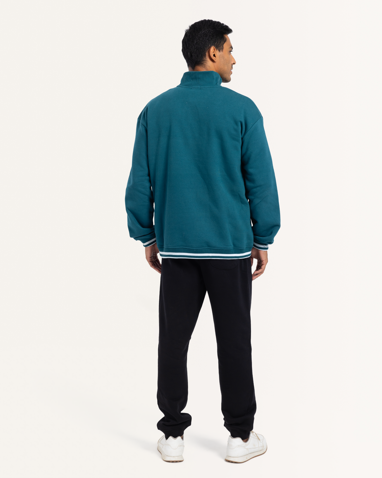 بيجاما رجالى بكم و قصه عند الصدر