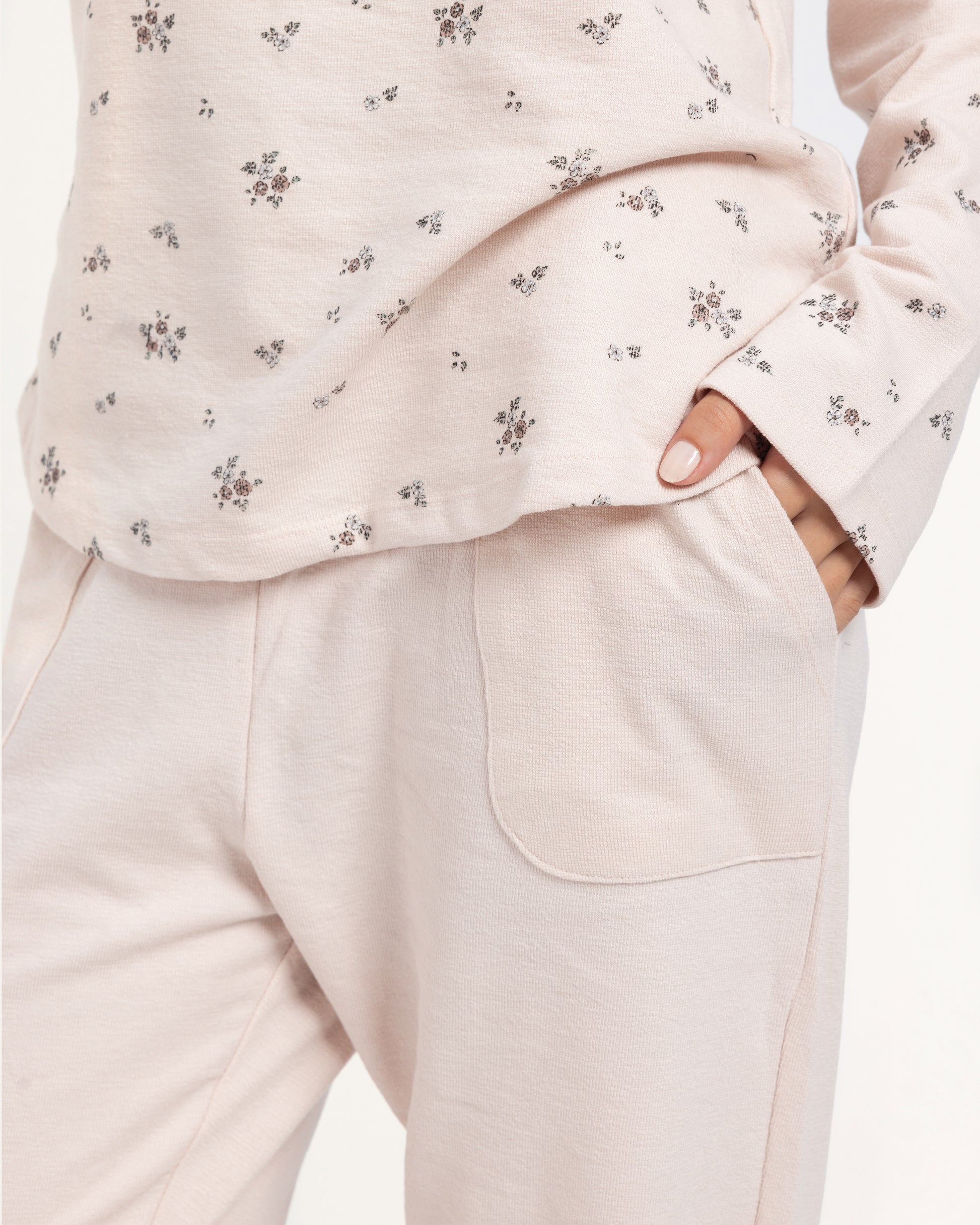 بيجاما بنطلون جاكارد و توب كُم طويل مطبوع