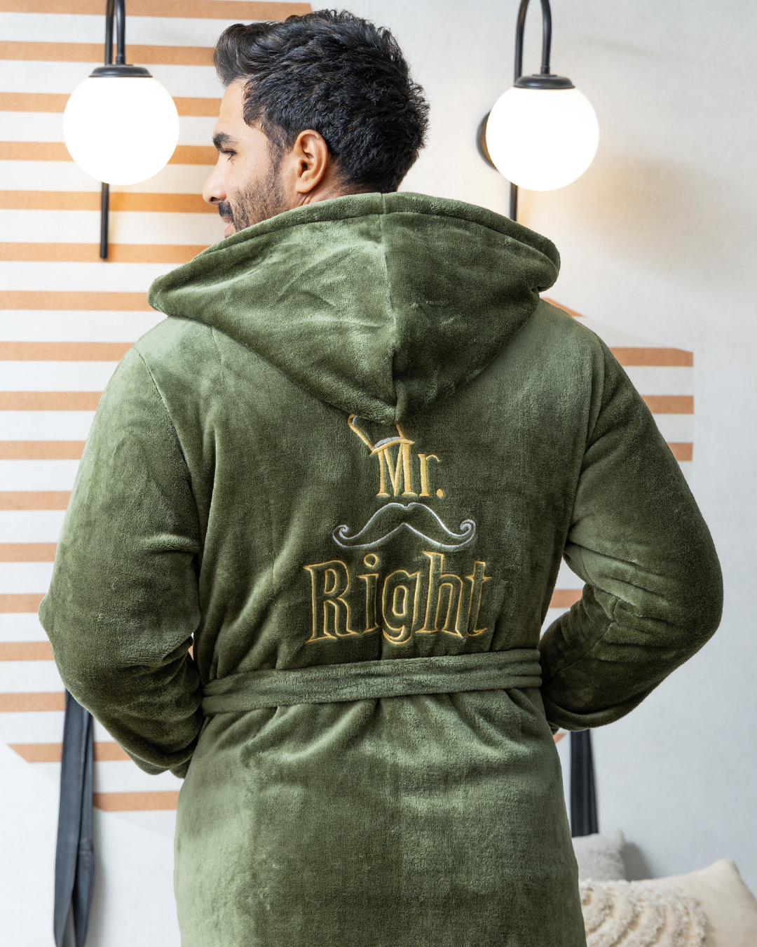 cool+  روب رجالي كابتشوه تطريز الحصان