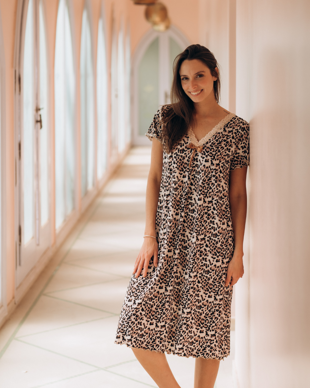 نص كم تايجر V قميص حريمي