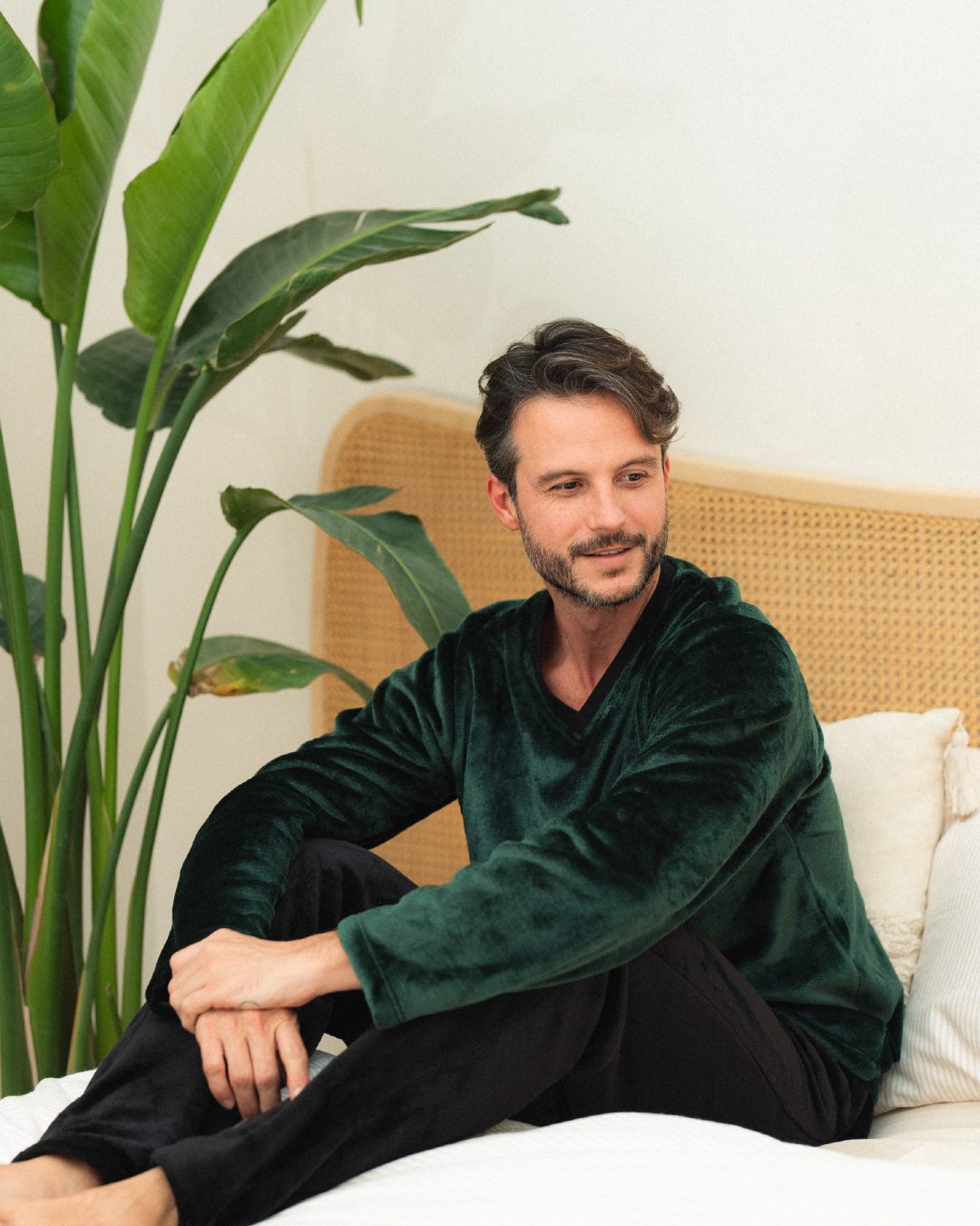 V بيجامة رجالي تطريز الحصان بولار رقبه