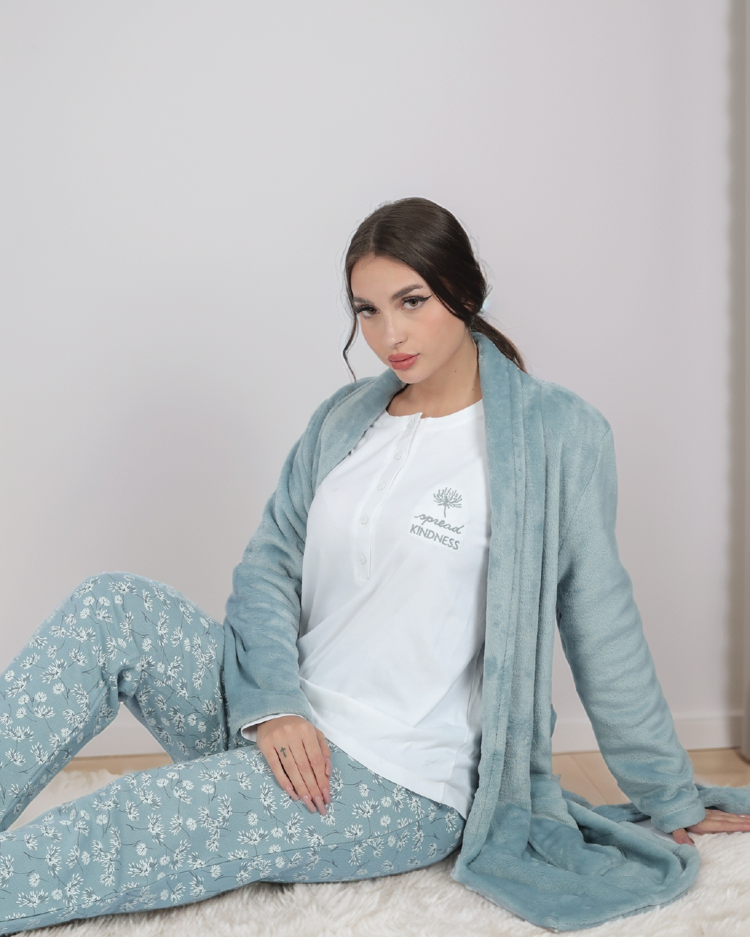 بيجاما حريمي 3 قطع  روب