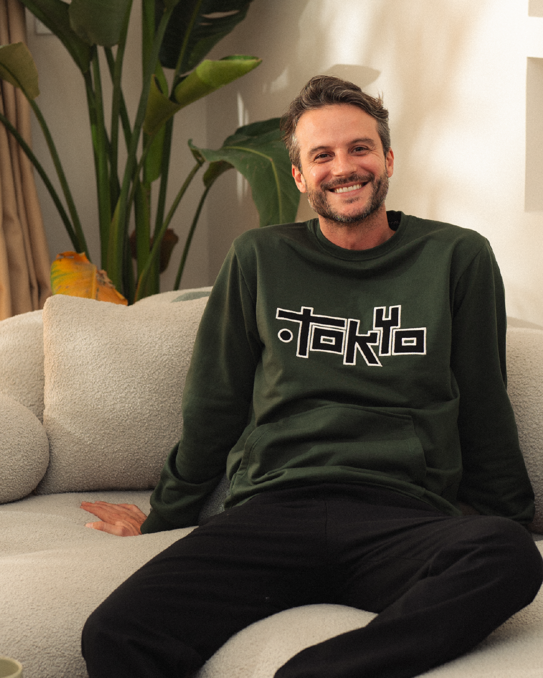Tokyo Men's Pajamas Round Neck Embroidery Cuffs with Pocket