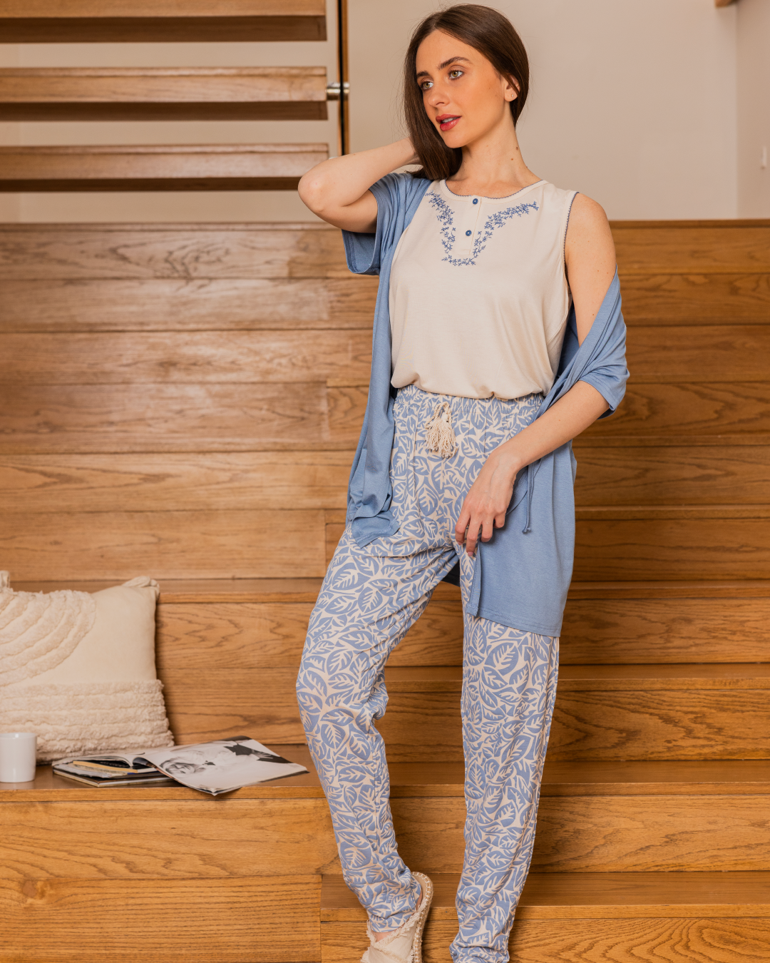 Women's pajamas with long floral trousers, a T-shirt and a 3-piece jacket with floral embroidery on the chest