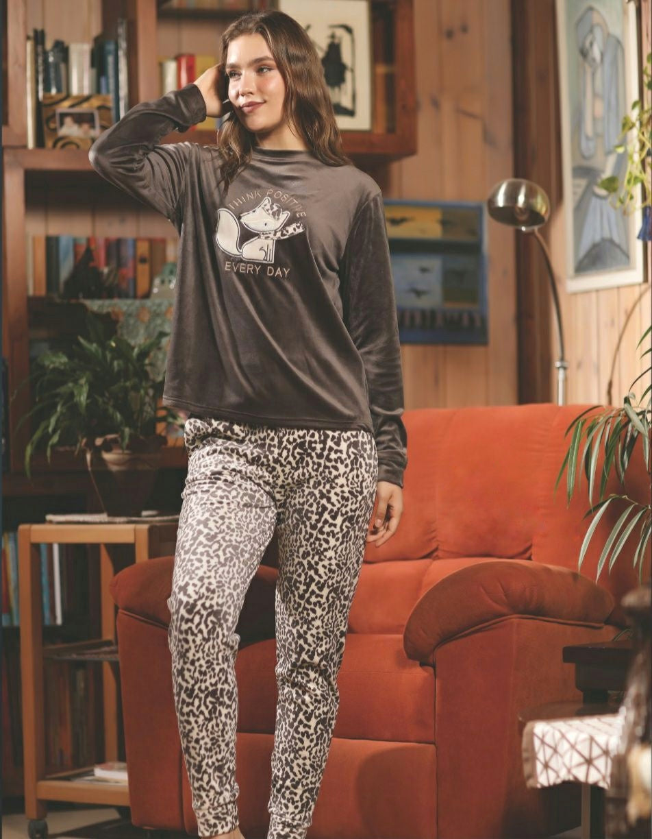 think positive every day بيجامه حريمي تايجر