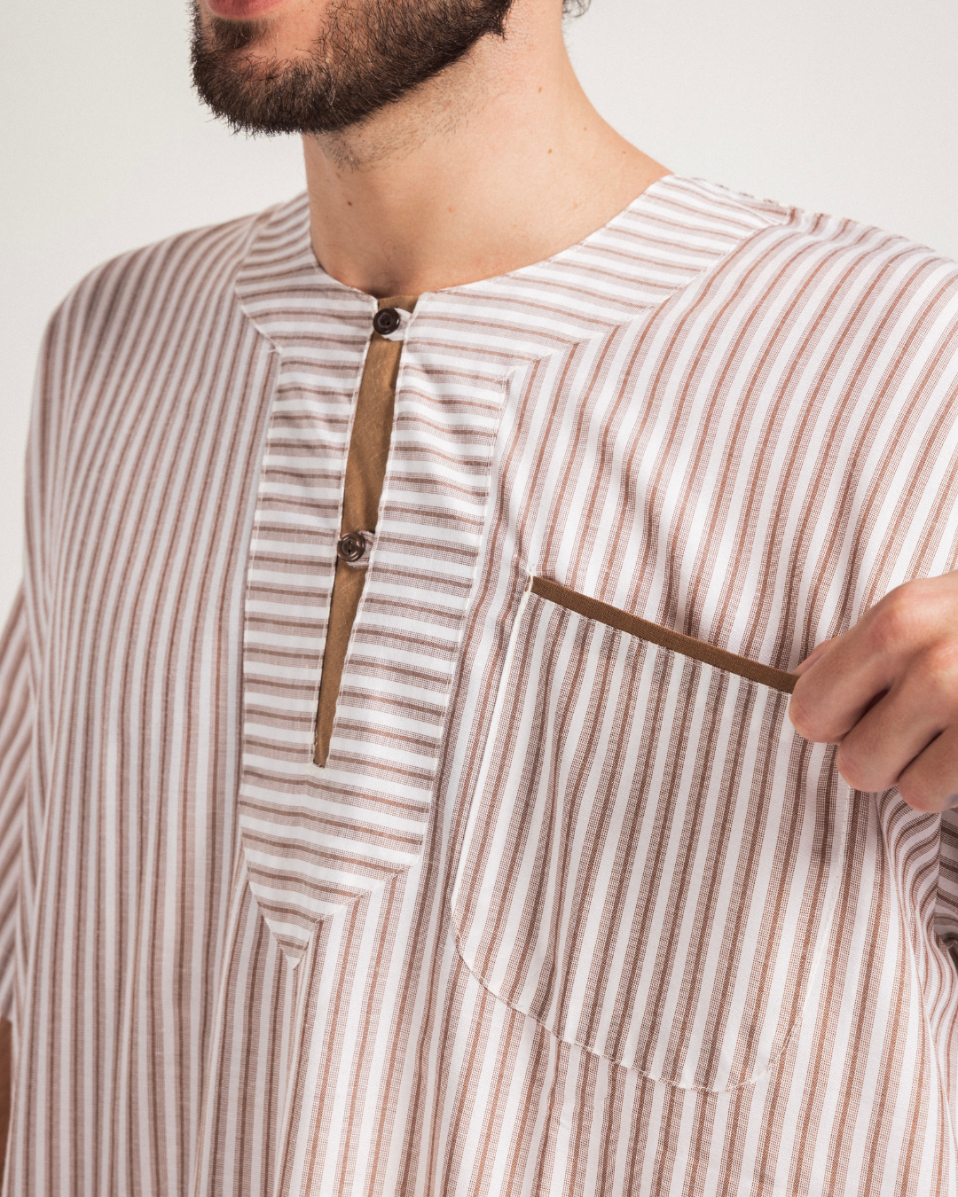 عبايه رجالي نص كم مقلمة