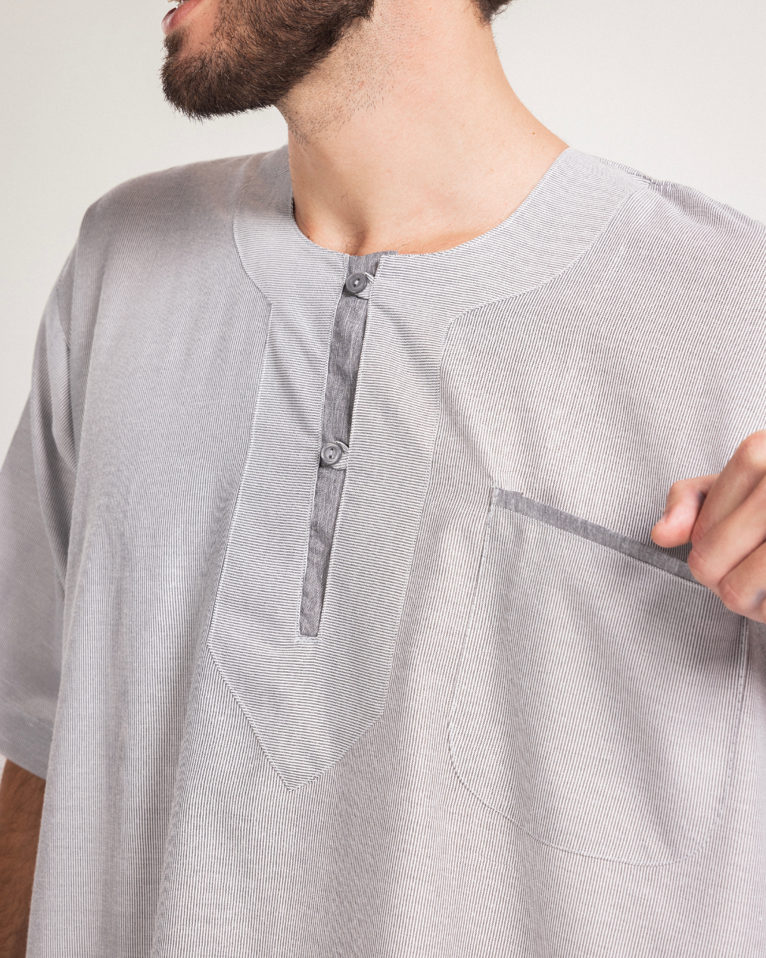 عبايه رجالي نص كم مقلمة