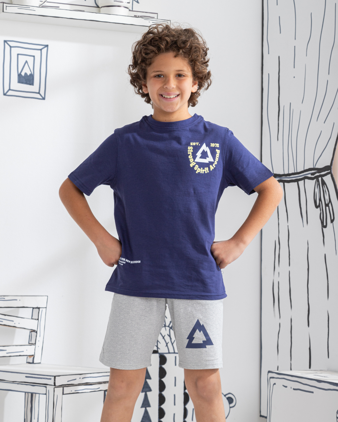 Strong Spirit بيجامه اولادى شورت براسولا بجيوب شورت مطبوع وتوب مطبوع