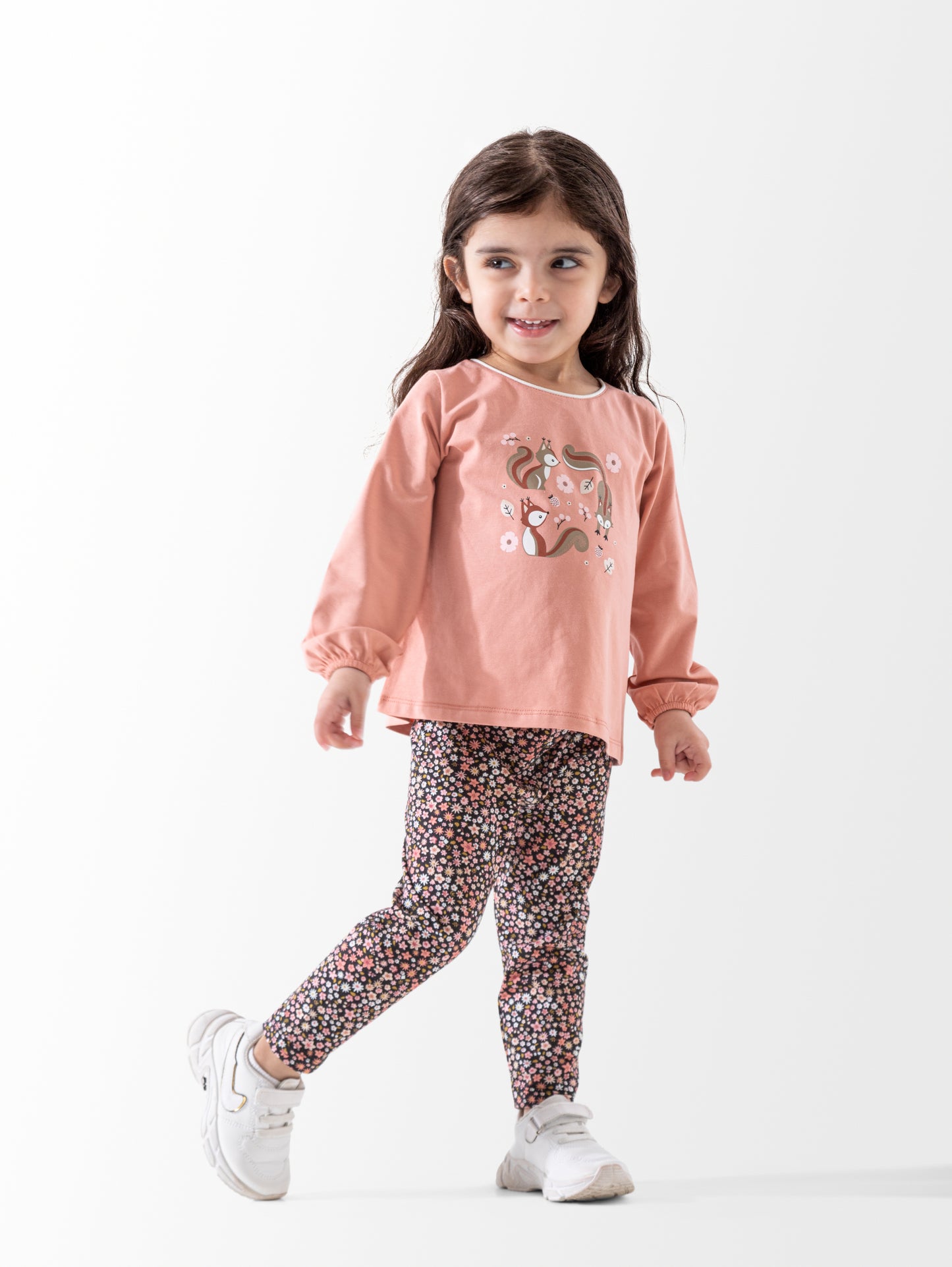 spring squirl  طقم بناتي بيبي