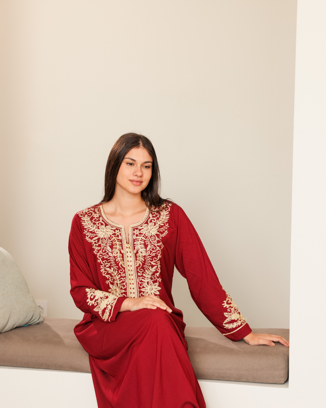 11 قميص داكرون سادة مطرز بكم