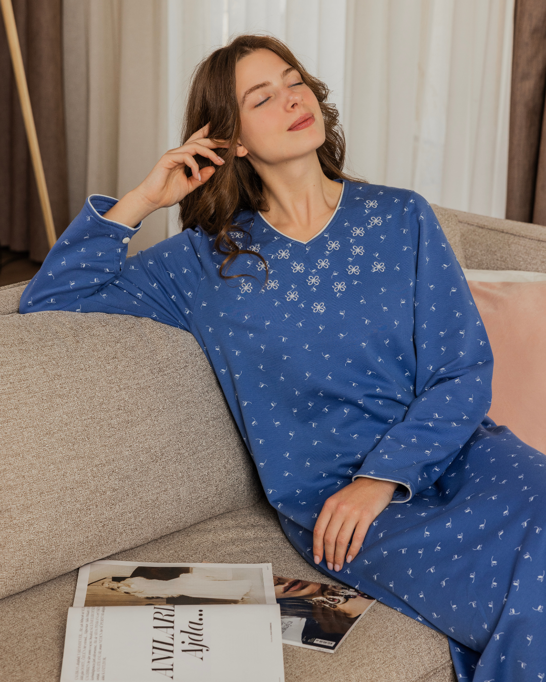 قميص حريمي مطبوع بكم برقبة رواند ومرد بزراير