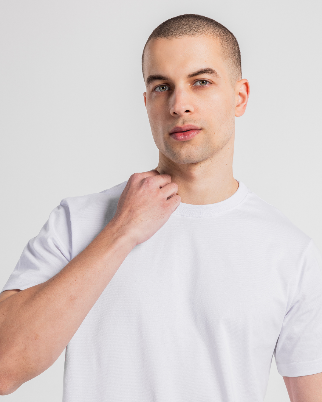 تيشيرت رجالي بيزك نص كم سادة