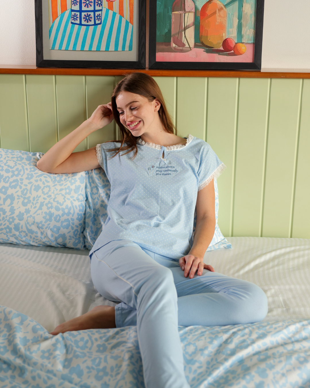 Women's pajamas half a number of long trousers, dotted print
