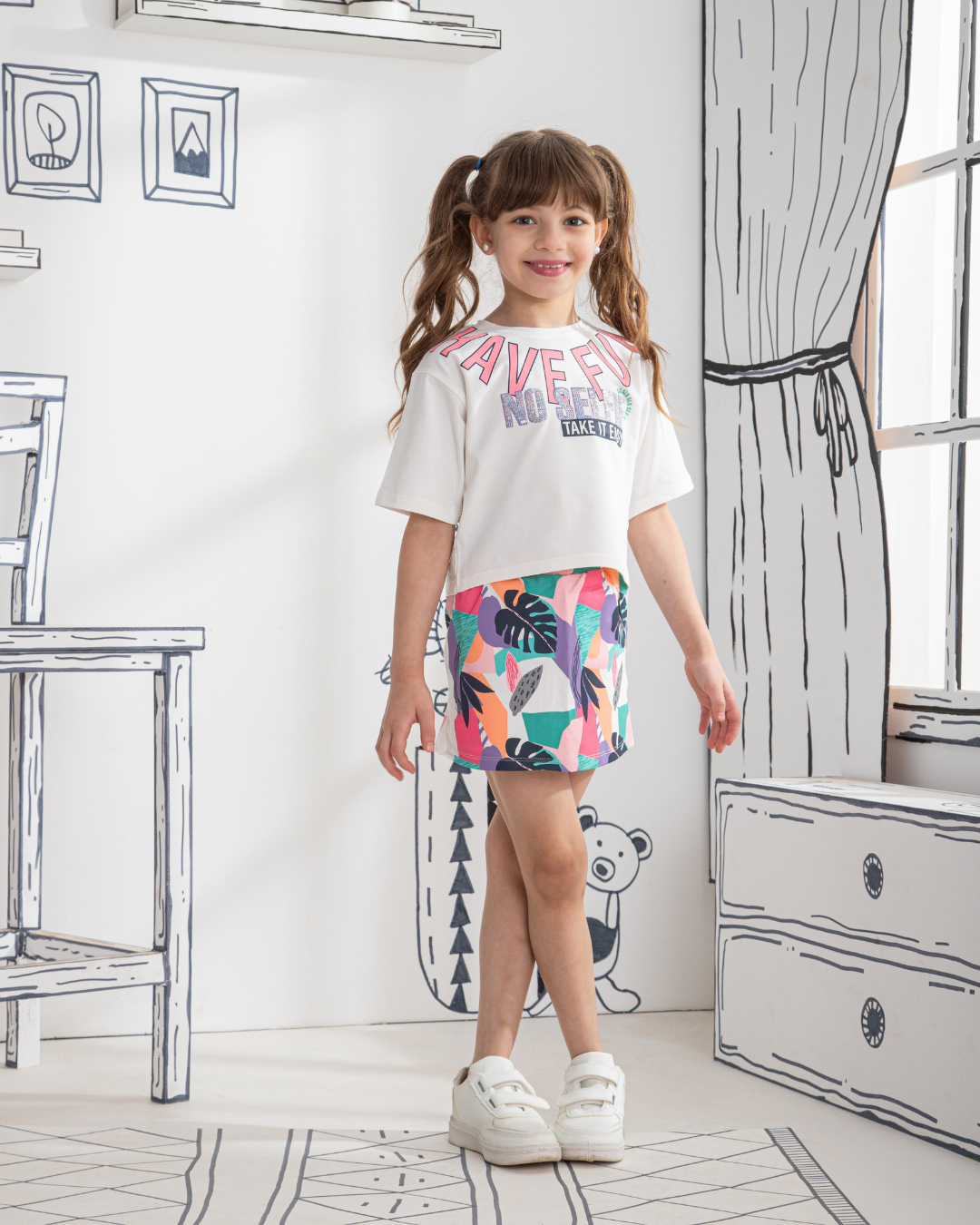 HAVE FUN Girls' pajamas, half-sleeved T-shirt and floral shorts