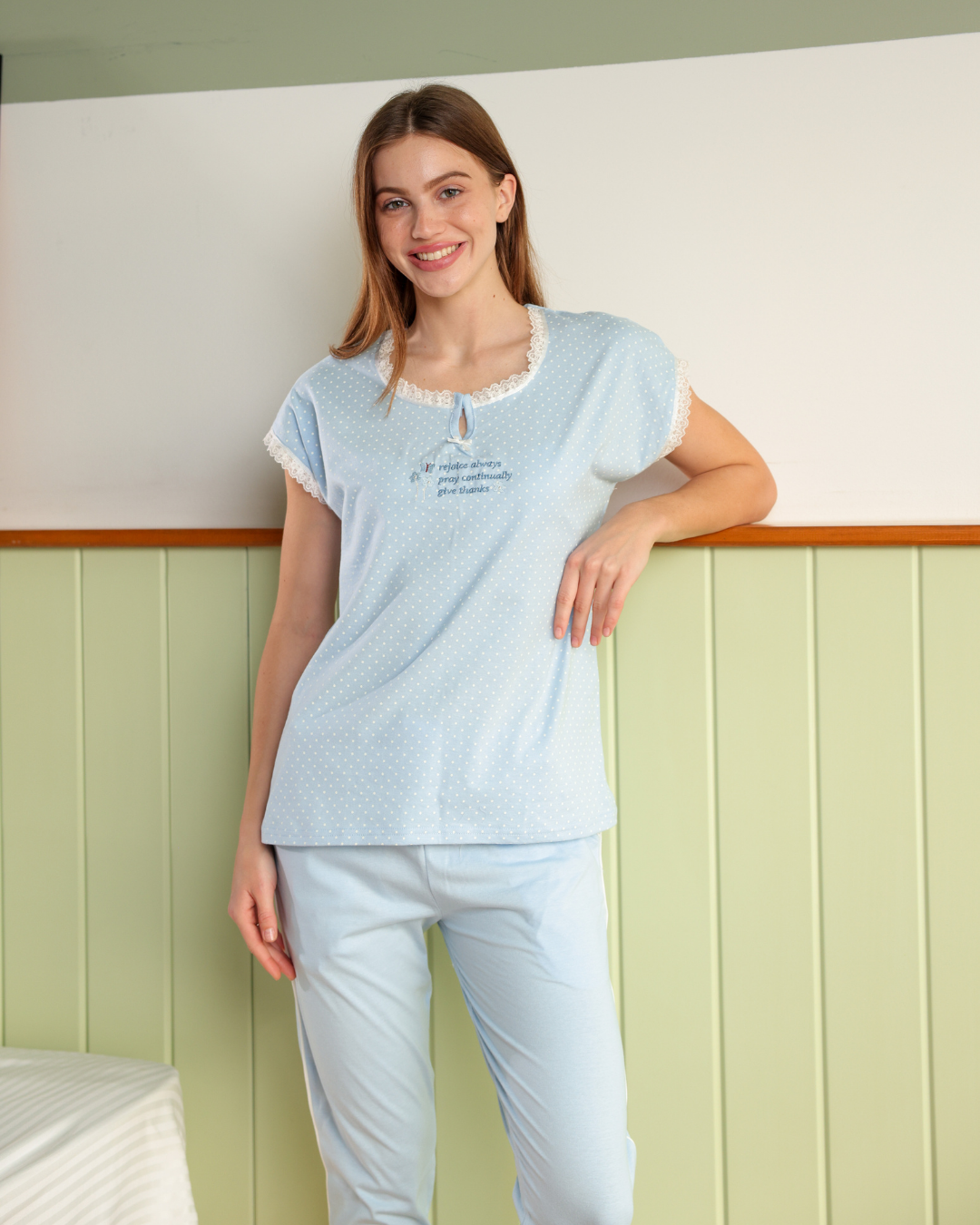 Women's pajamas half a number of long trousers, dotted print