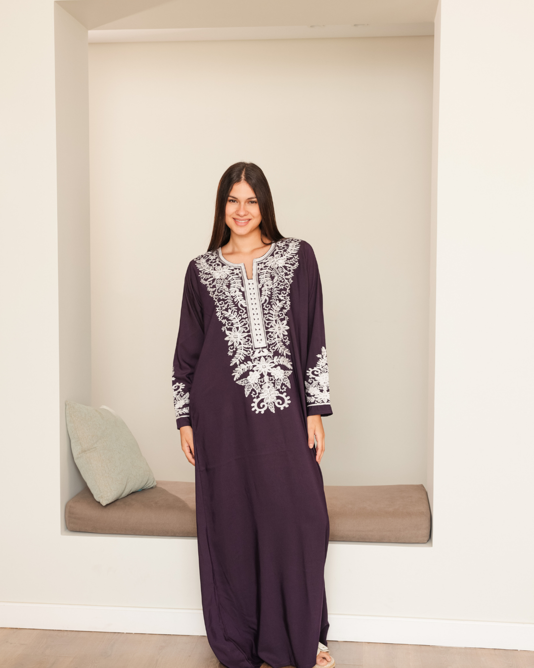 11 قميص داكرون سادة مطرز بكم