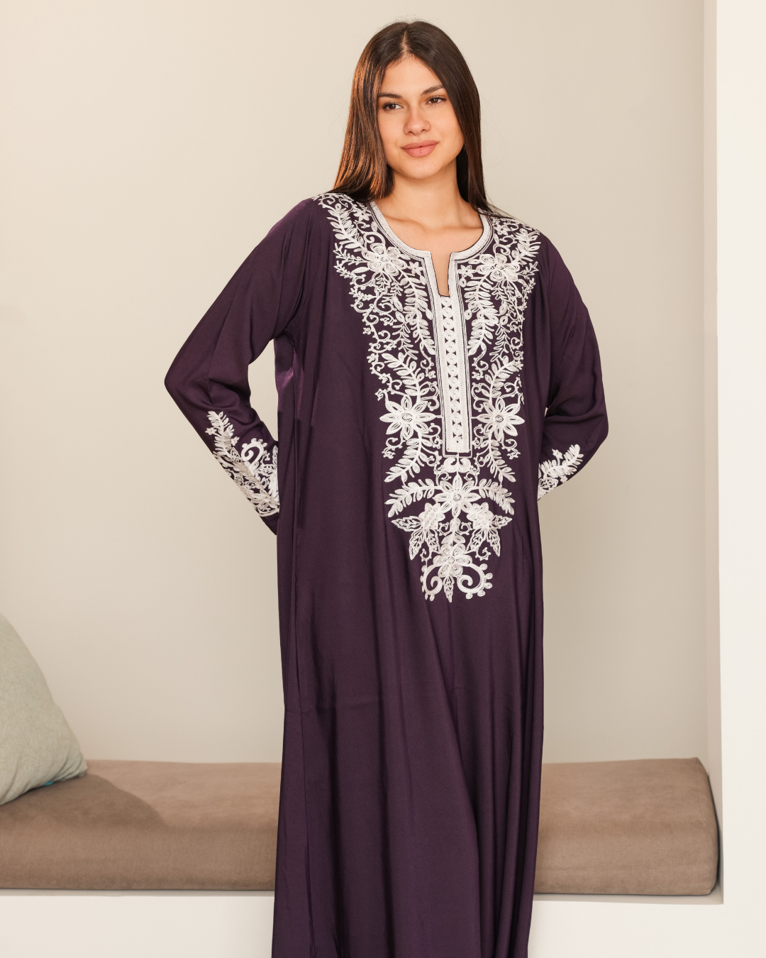 11 قميص داكرون سادة مطرز بكم