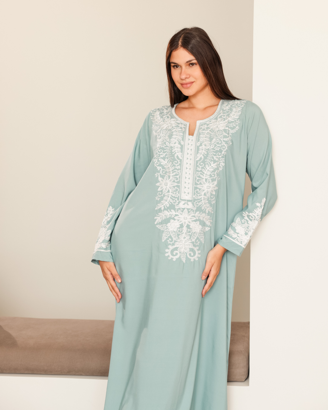 11 قميص داكرون سادة مطرز بكم