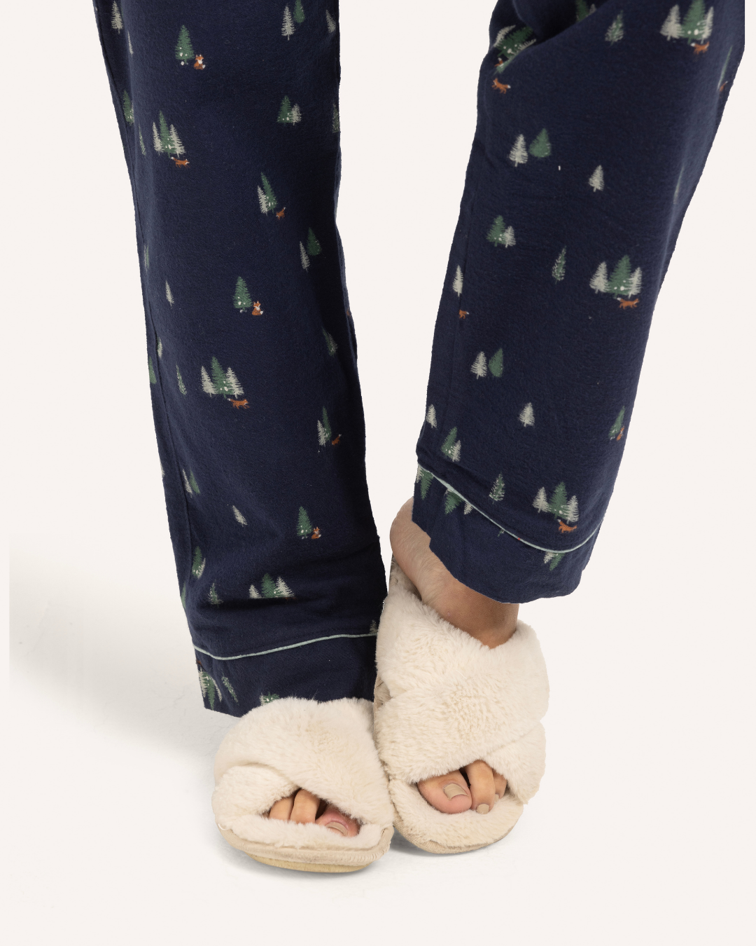 بيجاما بزراير أشجار الكريسماس