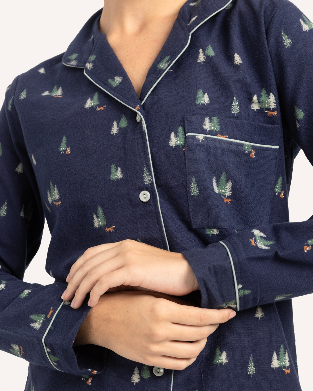 بيجاما بزراير أشجار الكريسماس