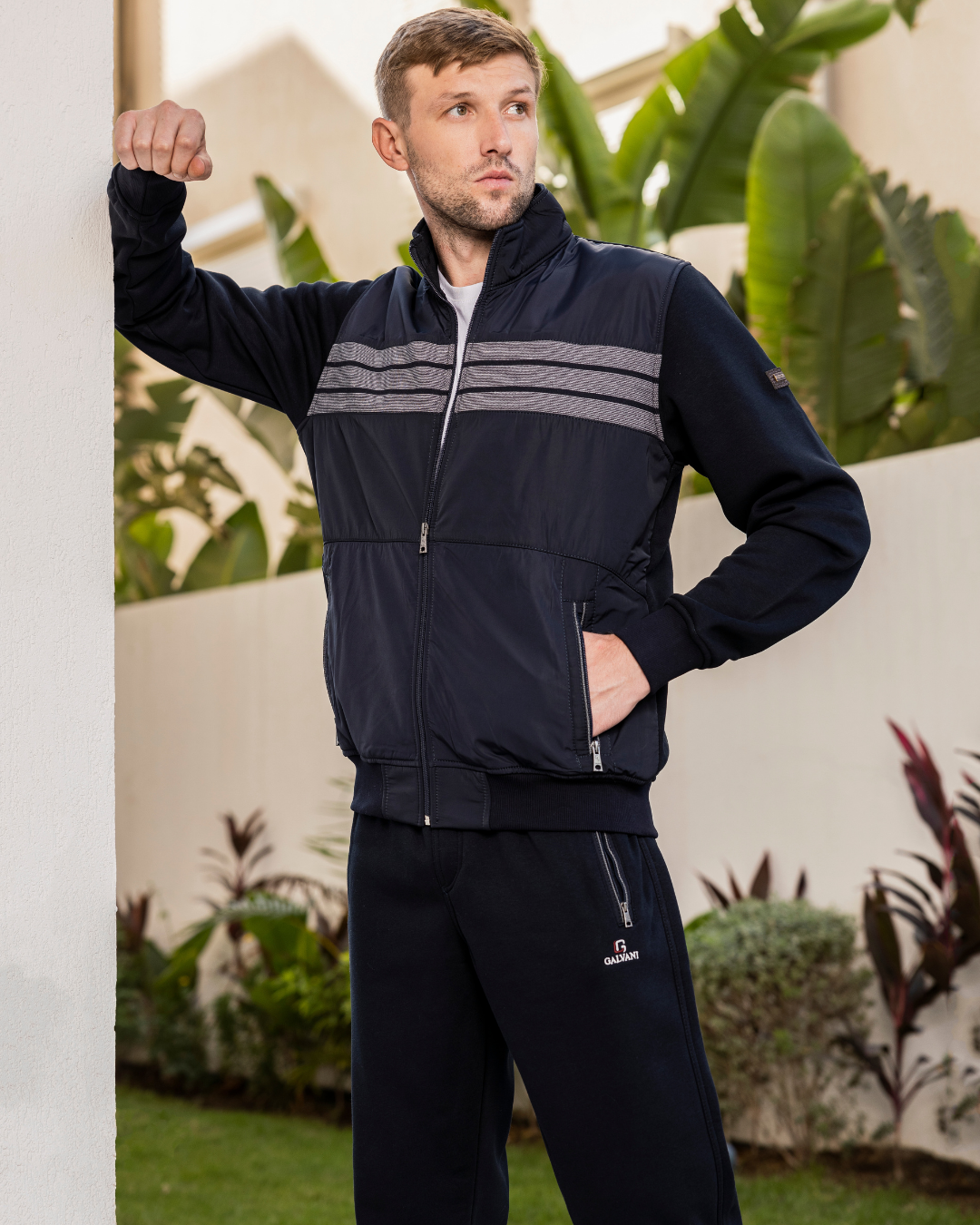 G\V Men's pajamas with a zipper
