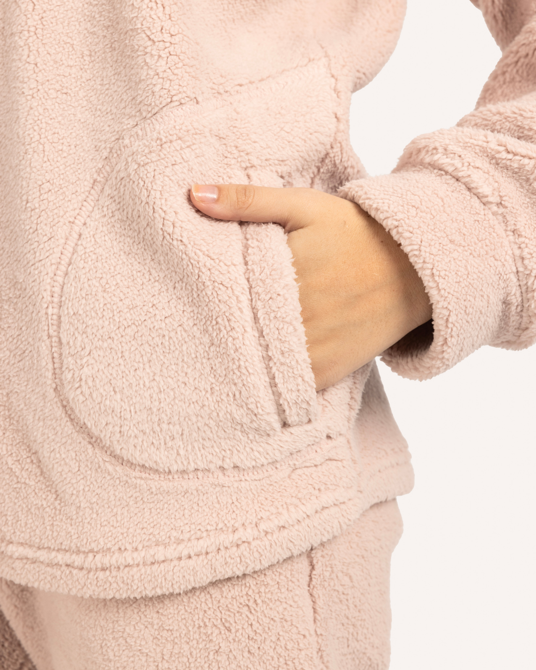 بيجاما رقبة عالية