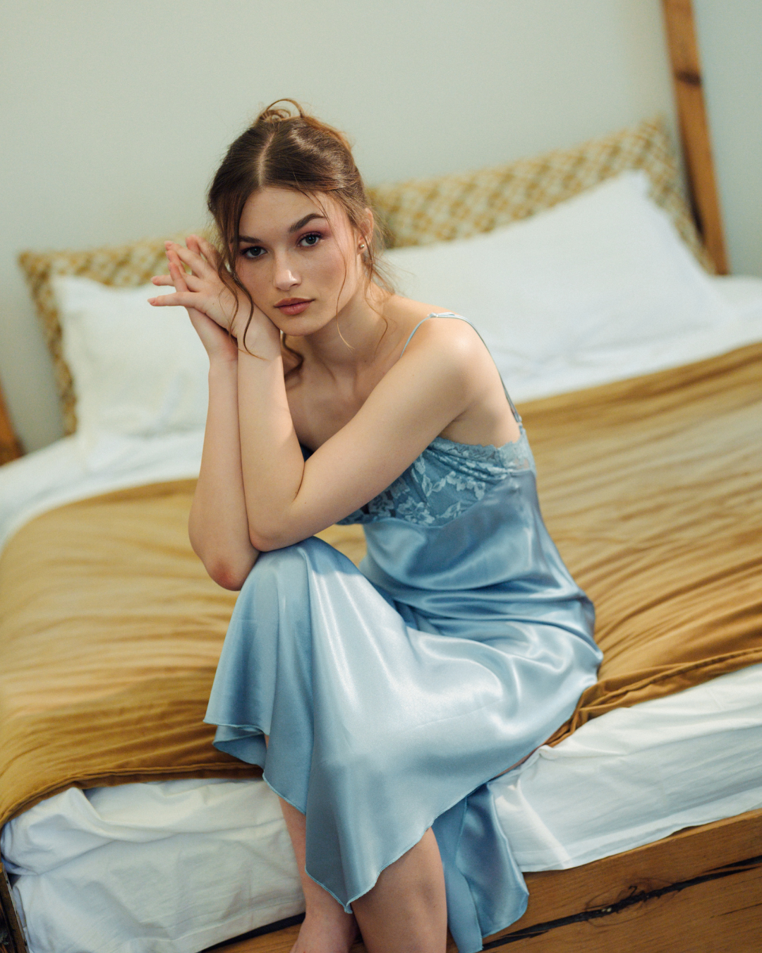 قميص حريمي ساتان بدانتل