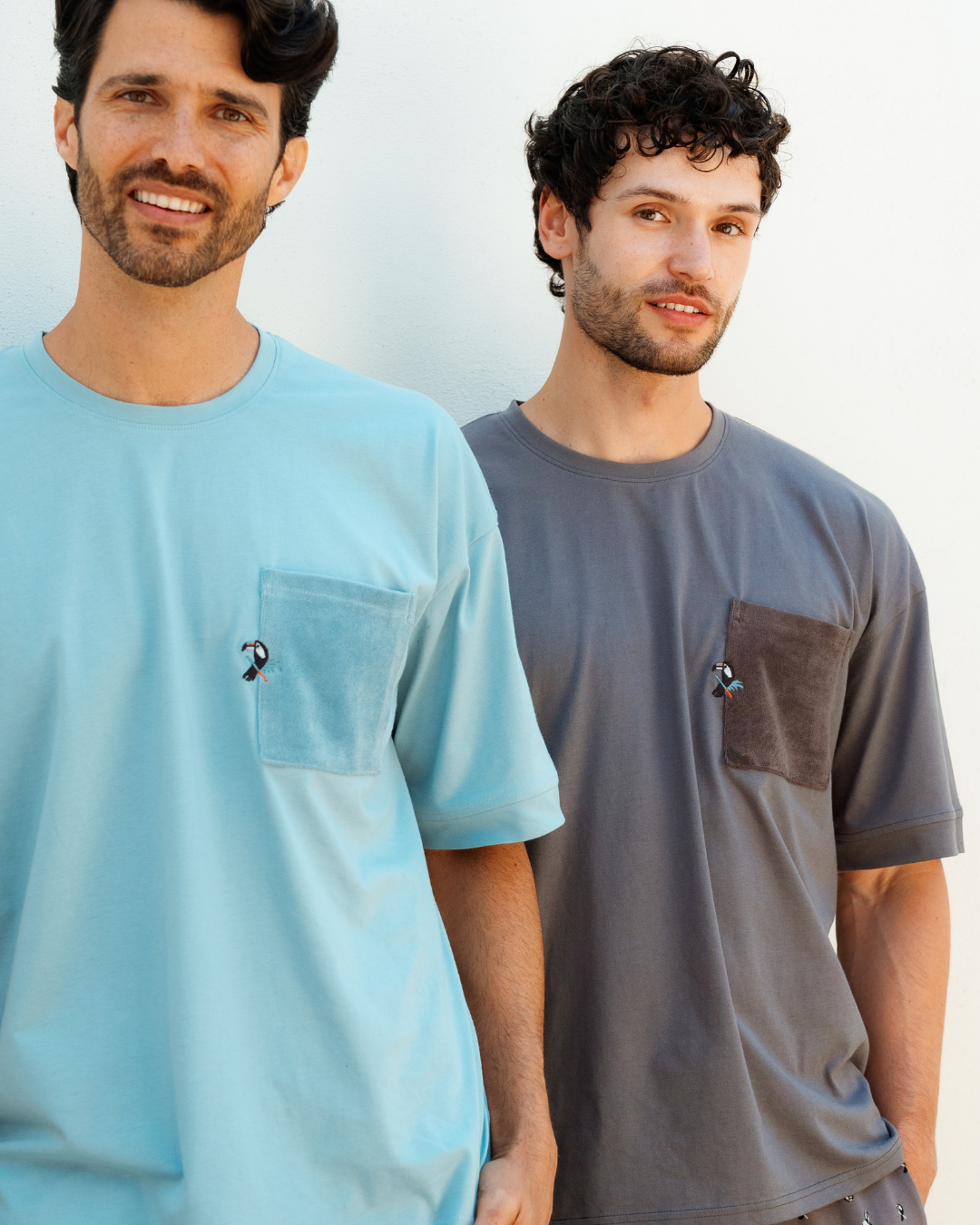 بجامة رجالي بنقشة طائر التوكان المميّزة