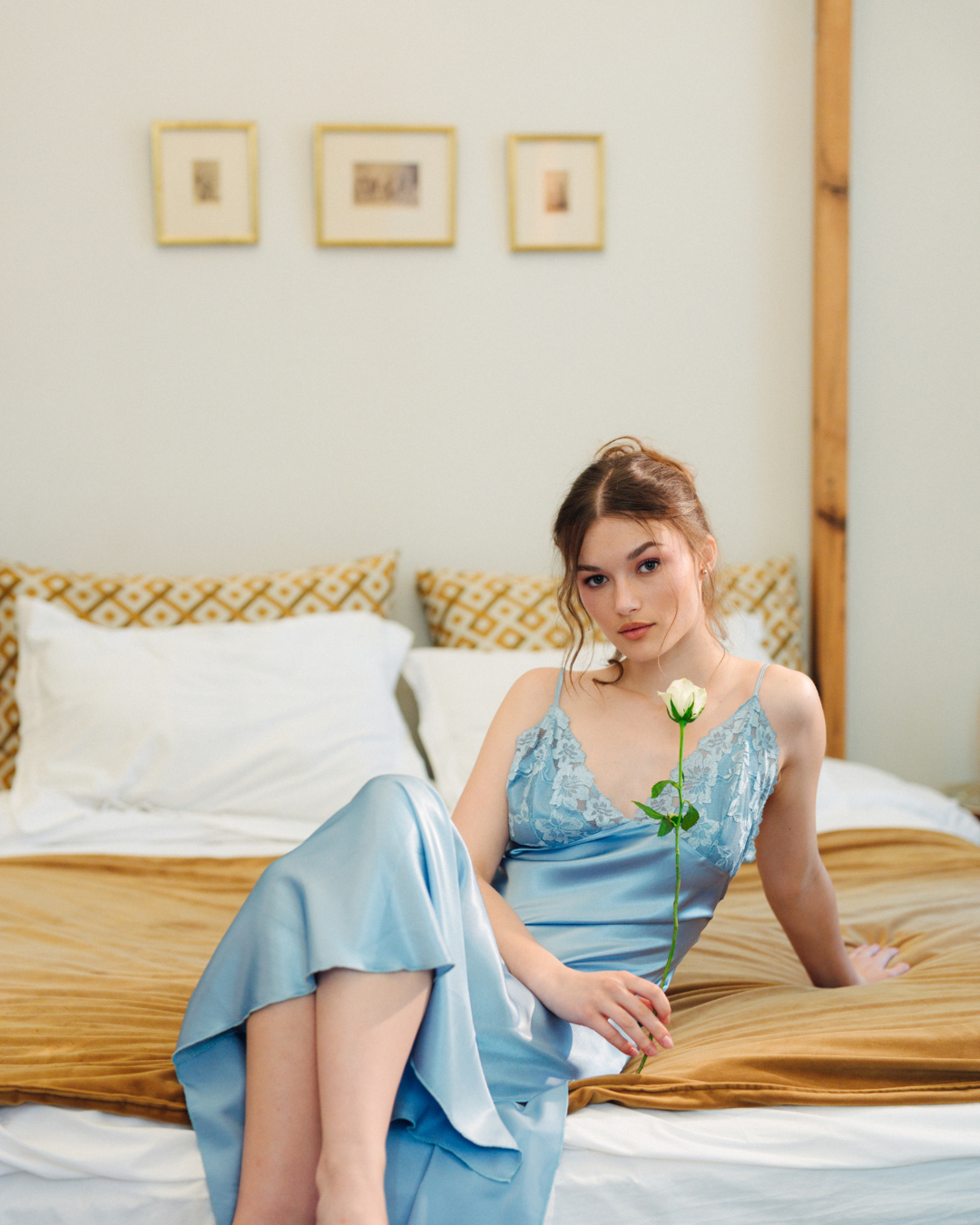 قميص حريمي ساتان بدانتل