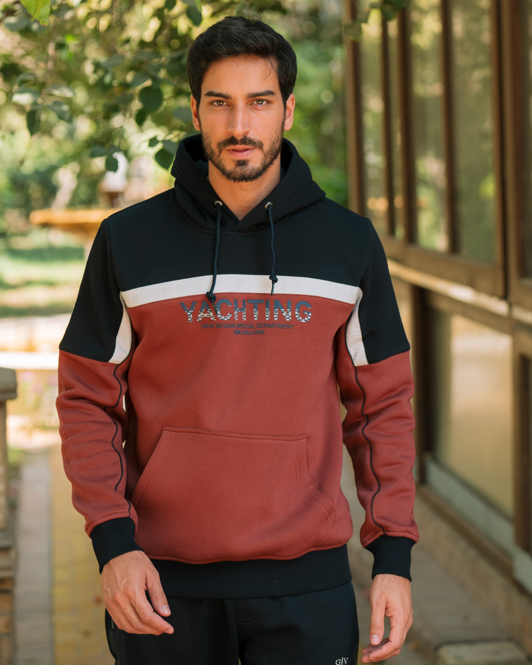 YACHTING Men's hooded pajamas with pockets and chest print