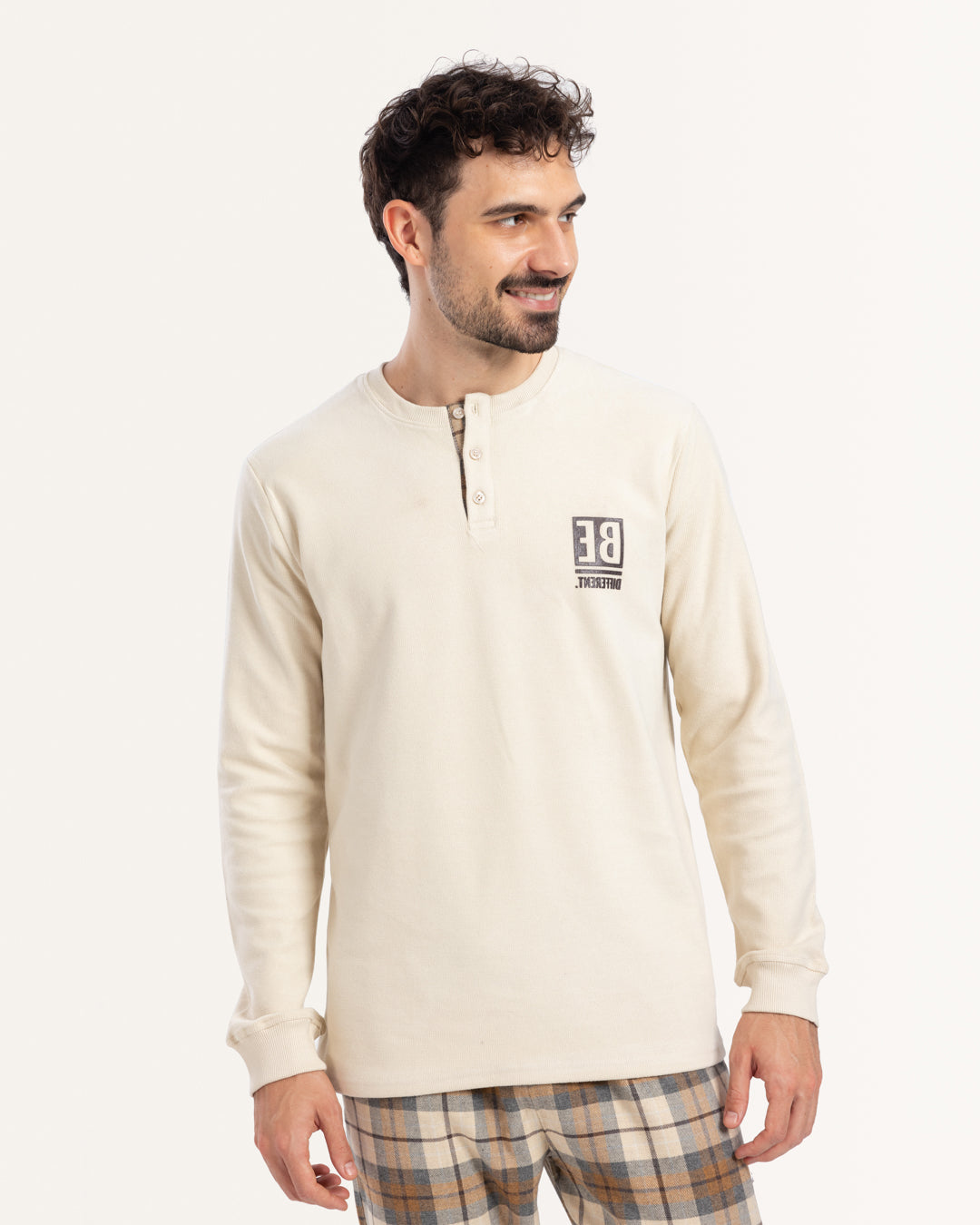 بيجاما بنطلون كاروهات كن مختلف