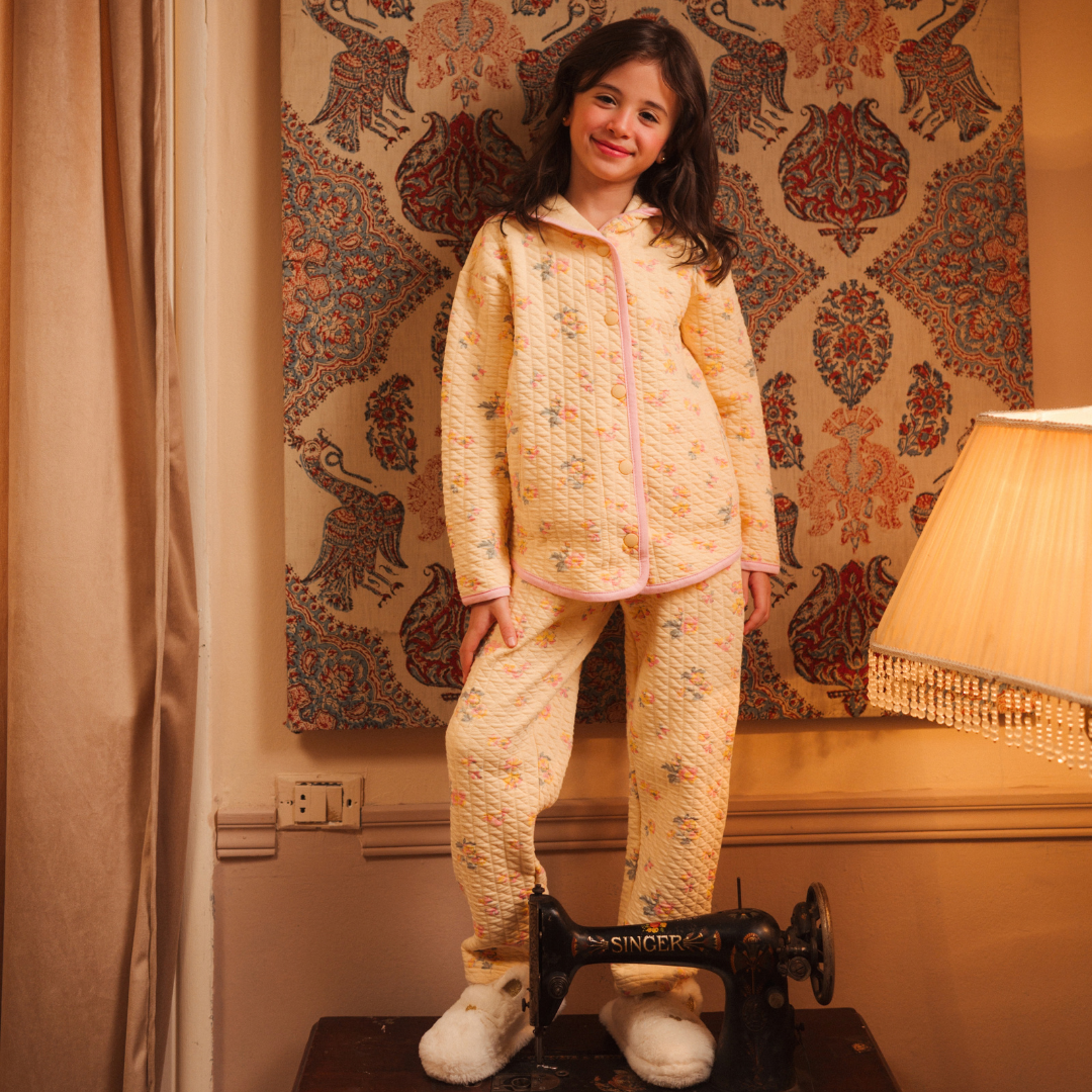 Girls' pajama set with a floral pattern