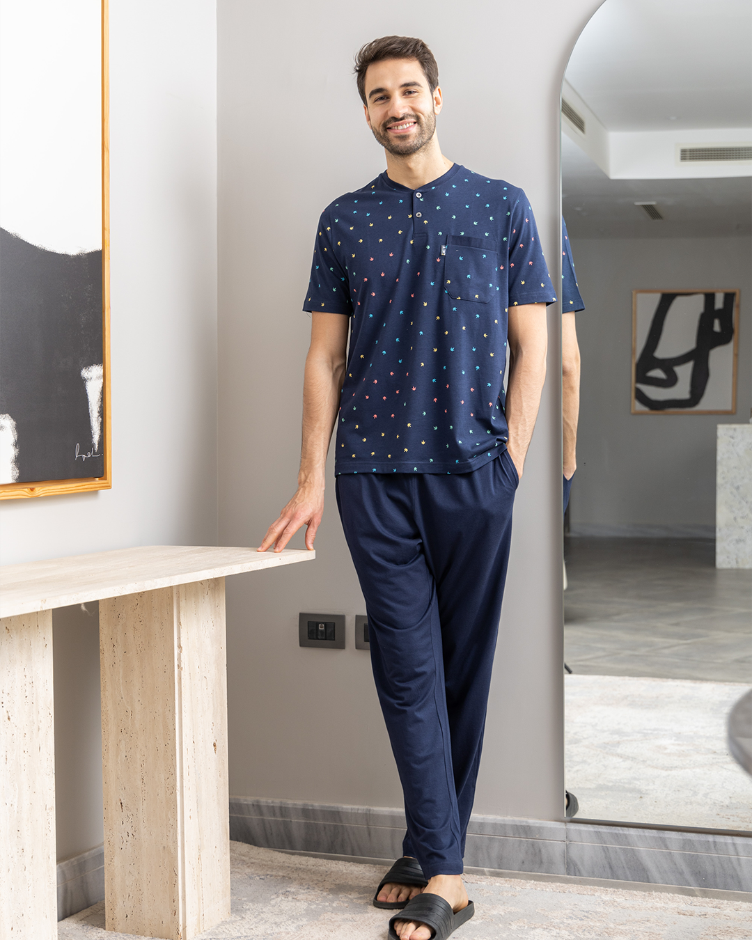 Men's pajamas, rhubarb brisket, chest pocket pants with an item
