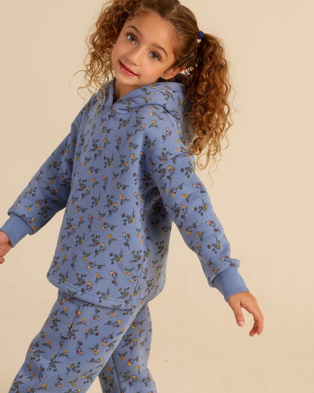 Girls' winter pajamas with a rose print