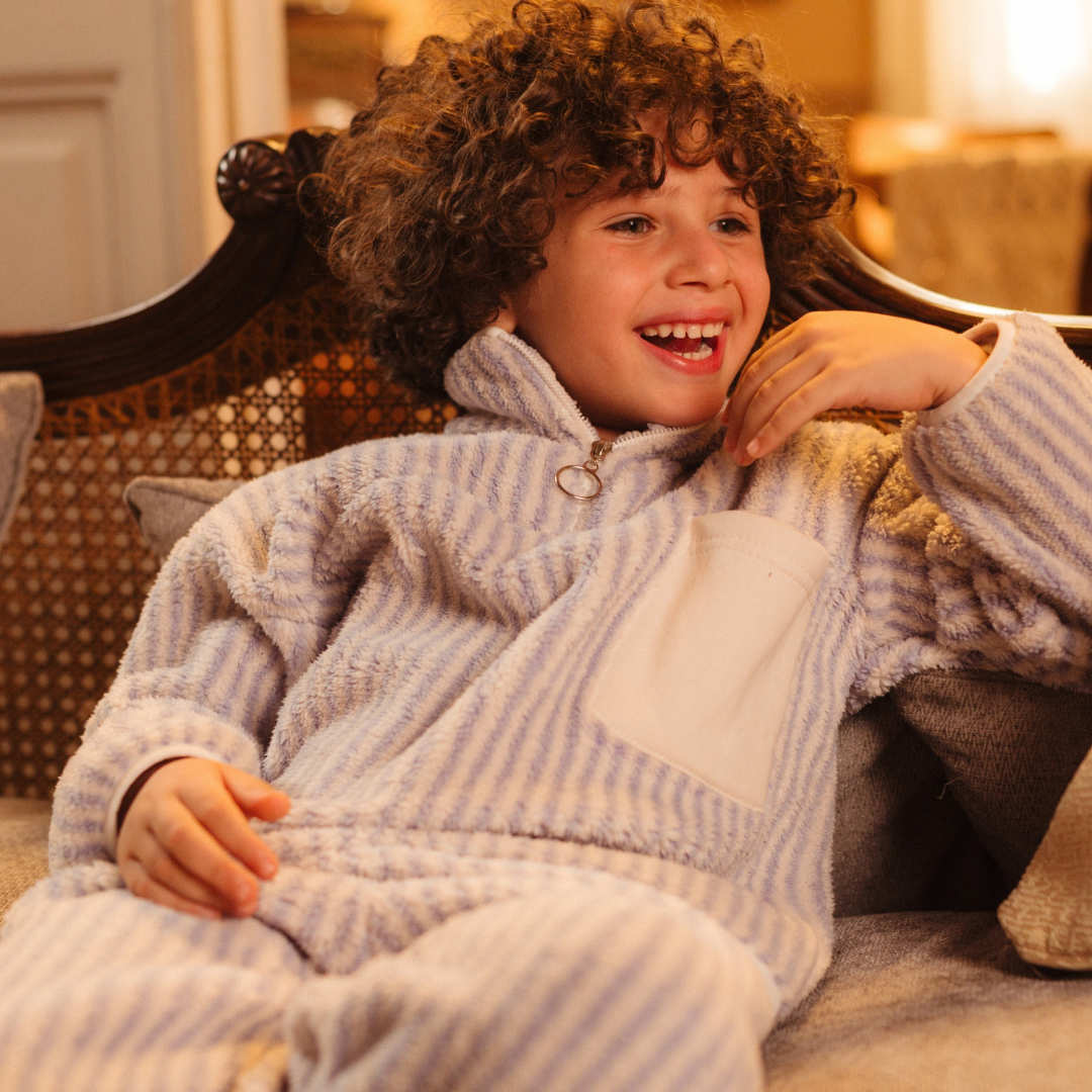 Boys' striped pajamas with long sleeves and a zipper