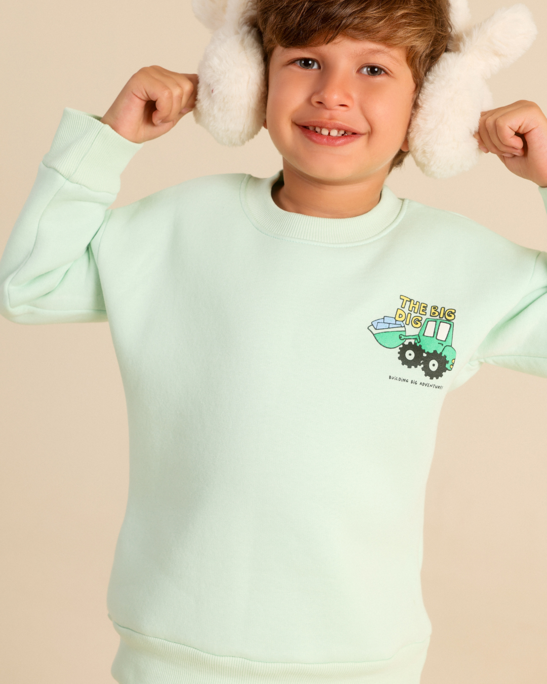 Boys' set in cute colors with a bulldozer print