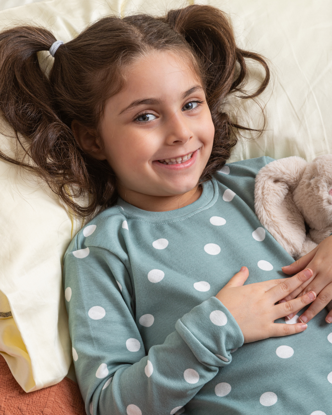 طقم تدفئة بناتي مطبوع منقط