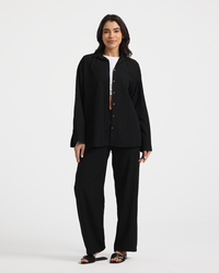 طقم مخطط ناعم بالأسود والزيتوني