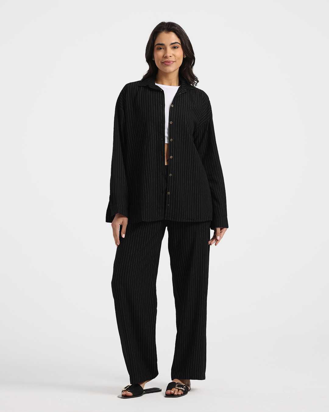 طقم مخطط ناعم بالأسود والزيتوني