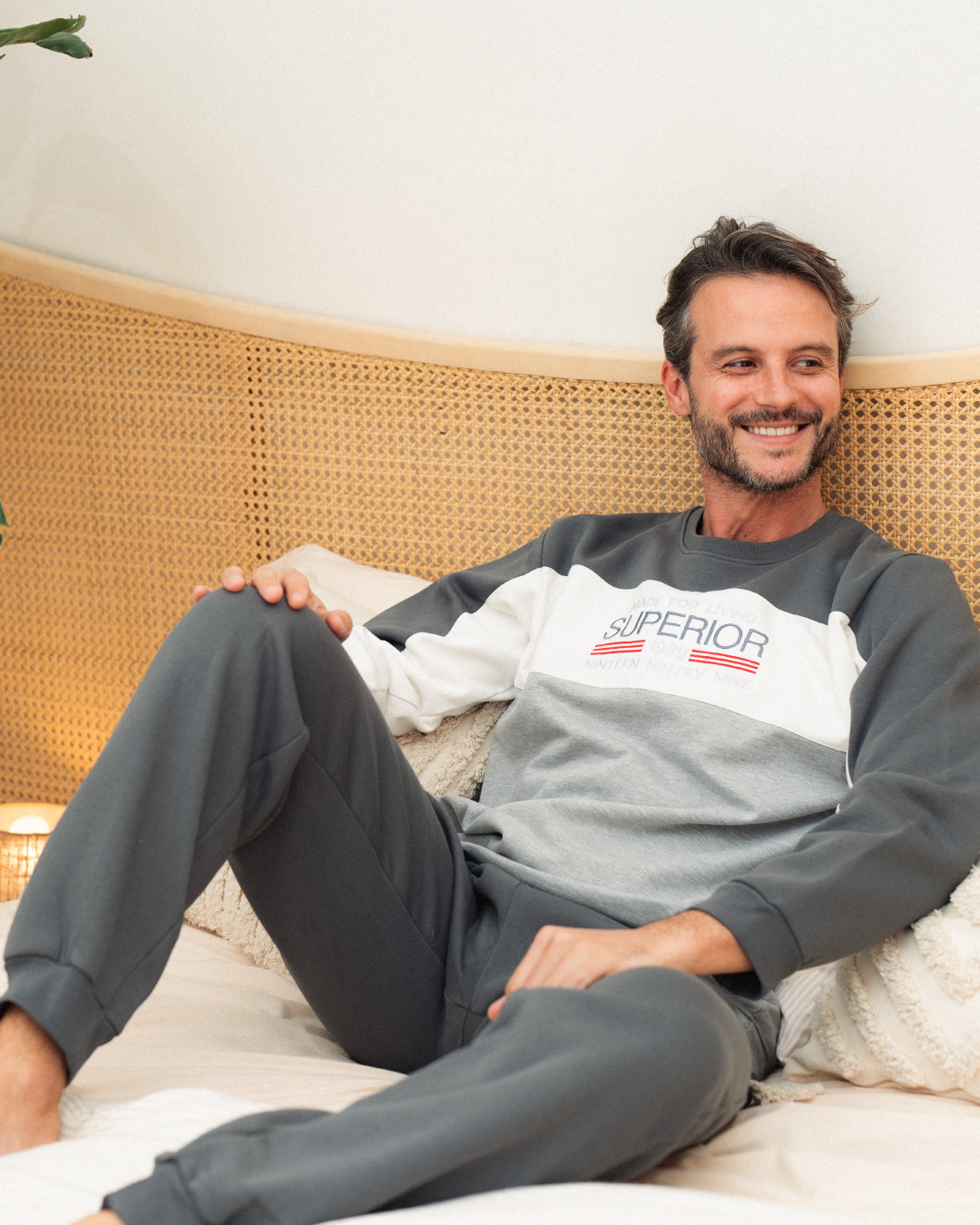 Superior بيجامة رجالي دوران قصات تطريز ميلتون