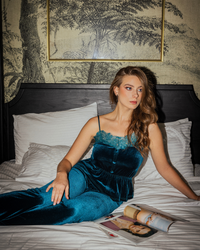 Button and lace طقم حريمي حمالة